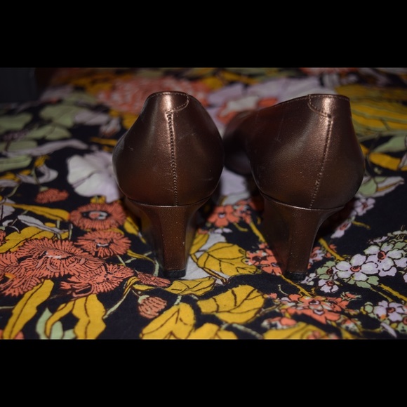 Paloma Bronze Heels - Picture 3 of 3